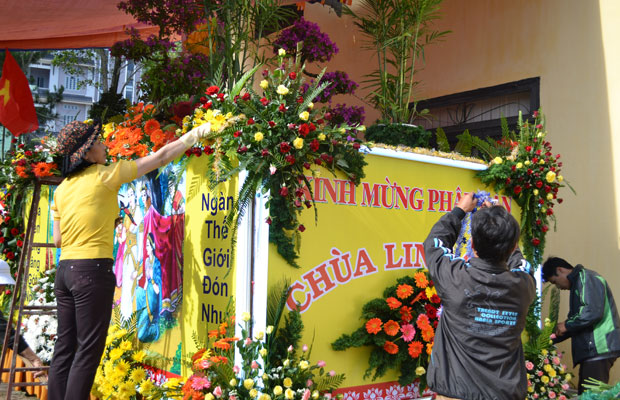 các phật tử chùa Linh Quang 