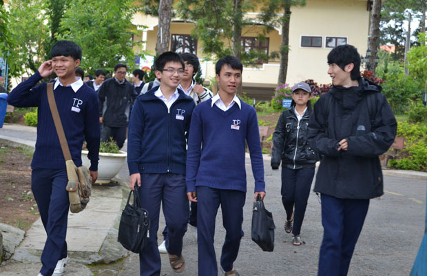 Kết thúc môn thi cuối kỳ thi tốt nghiệp THPT 2012