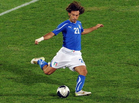 Pirlo được coi là truyền nhân của Zico