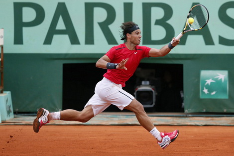 Nadal dễ dàng đánh bại Almagro 3 set trắng ở tứ kết