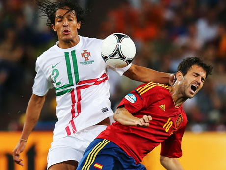Fabregas không để lại nhiều dấu ấn sau khi vào sân trong hiệp 2
