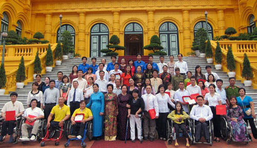 Vợ chồng chị Yêm được gặp mặt Phó Chủ tịch nước