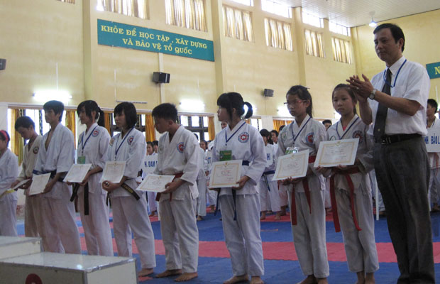 Cần đoàn kết cho sự phát triển chung
