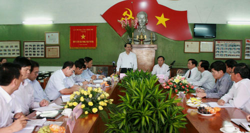 Phó Thủ tướng tìm hiểu hoạt động của các C.ty cổ phần hóa, chuyển đổi hình thức