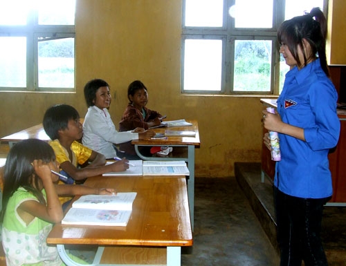 Thắm mãi màu xanh tình nguyện