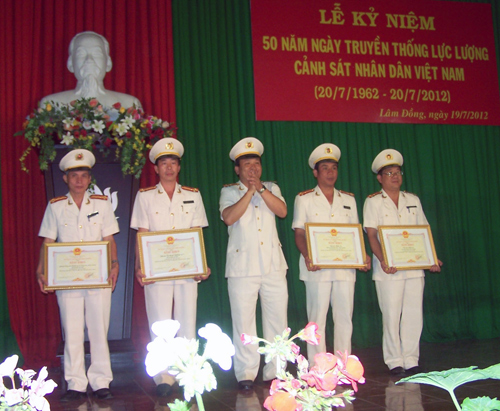 Kỷ niệm 50 năm Ngày truyền thống lực lượng Cảnh sát nhân dân