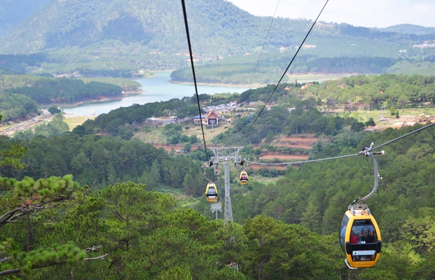 Đà Lạt sơn thủy hữu tình (nhìn từ cáp treo)