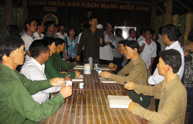 Tạo dựng hình ảnh cuộc họp cấp ủy Chiến khu Đ