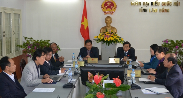 Bộ trưởng Bộ LĐ, TB và XH trả lời chất vấn về vấn đề việc làm và đào tạo nghề