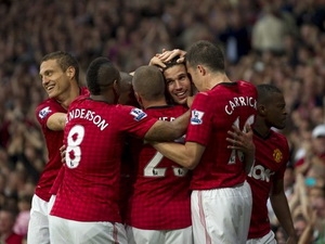 Kagawa và van Persie lập công, M.U thắng nghẹt thở