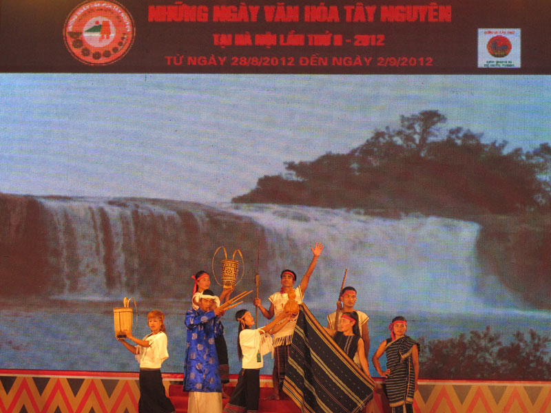 Tây Nguyên vào hội lớn