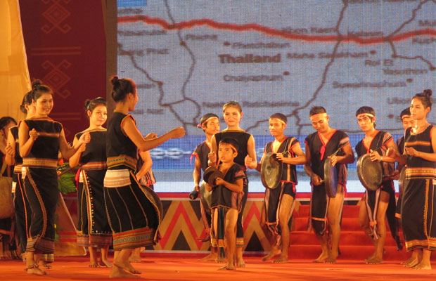 Tây Nguyên vào hội - tiết mục biểu diễn của Đoàn Kon Tum