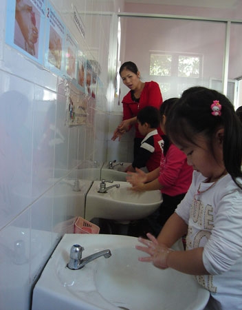 Phát động Chiến dịch quốc gia phòng chống bệnh tay chân miệng