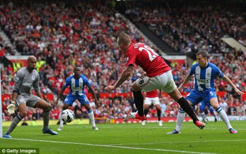 Man Utd, Arsenal cùng đại thắng trên sân nhà