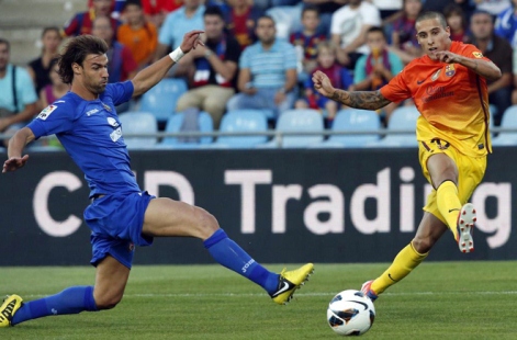 Barcelona thắng dễ, Real Madrid thua muối mặt