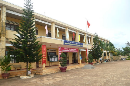 Đổi đất xây trường học