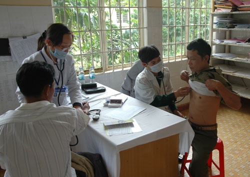 Nghĩa tình ở phòng khám quân dân y