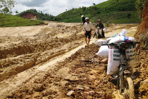 Đường vận chuyển bauxite nhôm Tân Rai - con đường đau khổ