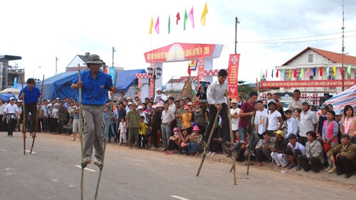 Xây dựng đội ngũ cán bộ cơ sở vùng dân tộc thiểu số