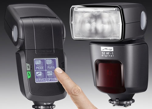 Mecablitz 52 AF-1, đèn flash đầu tiên có màn hình cảm ứng
