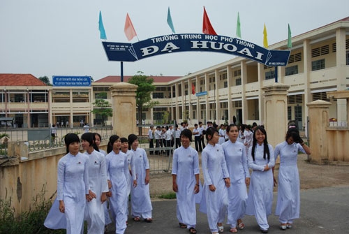 Gieo chữ giữa đại ngàn