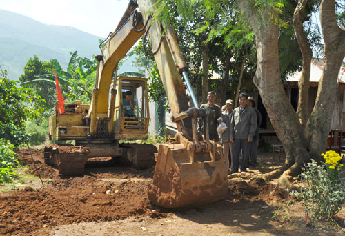 Khởi công xây dựng tuyến đường dân sinh tại xã Bảo Thuận