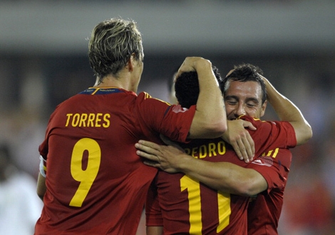 Vòng loại World Cup 2014: Đức, TBN bắt nạt tí hon?