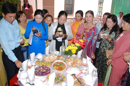 Hội thi nấu ăn của chị em phụ nữ thị trấn Di Linh