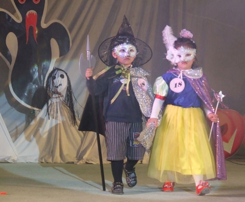 Gần 1.000 thiếu nhi tham gia lễ hội Halloween