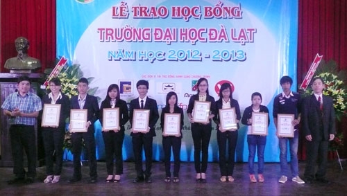 Trên 650 triệu đồng học bổng cho sinh viên Đại học Đà Lạt