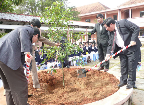 60 năm một ngôi trường