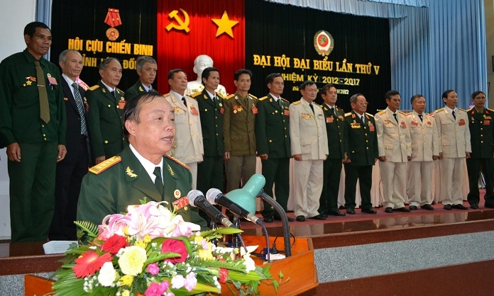 Ban chấp hành mới ra mắt đại hội