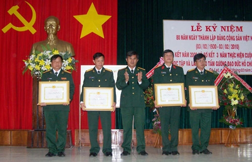 Đẩy mạnh phong trào thi đua quyết thắng trong giai đoạn cách mạng mới