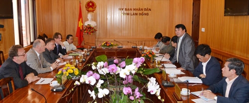 Đoàn công tác tỉnh Đông Flanders làm việc cùng đại diện tỉnh Lâm Đồng do ông Phạm S - Phó Chủ tịch UBND tỉnh Lâm Đồng chủ trì