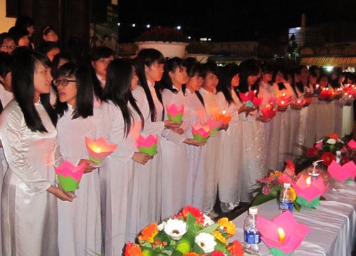 Thắp nến tưởng niệm các nạn nhân tử vong vì tai nạn giao thông