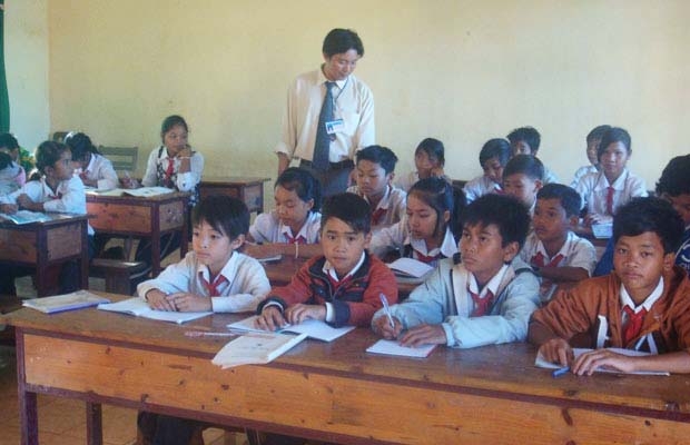 Vượt khó mang tri thức đến cho con em đồng bào dân tộc thiểu số vùng sâu