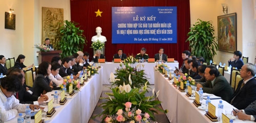 Ký kết chương trình hợp tác đào tạo nguồn nhân lực và hoạt động khoa học công nghệ đến năm 2020