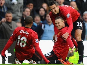 Rooney-van Persie khiến Man City nhận trái đắng