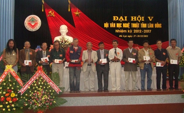 Đoàn kết, đổi mới, dân chủ vì một nền văn học nghệ thuật đậm đà bản sắc dân tộc