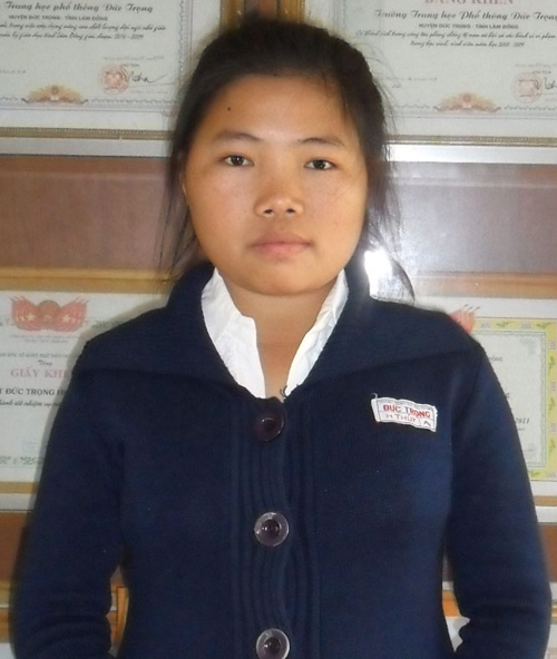 Cô trò nhỏ giàu nghị lực