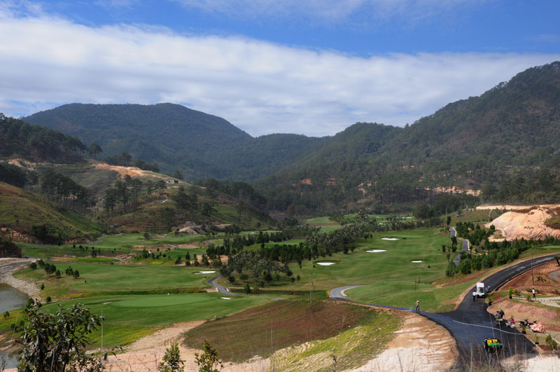 Một phần sân golf Sacom - Tuyền Lâm
