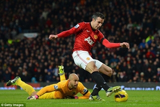 Đả bại Everton, Man Utd bỏ xa Man City