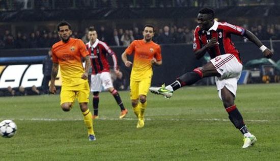 Milan gây sốc khi quật ngã &quot;người khổng lồ&quot; Barca