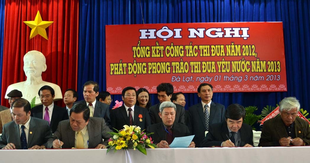 Ký kết giao ước thi đua giữa các cụm và khối thi đua thuộc tỉnh