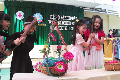 Phong trào chữ thập đỏ trường học - Nối dài vòng tay nhân ái