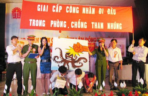 Công đoàn cơ sở Trường Chính trị Lâm Đồng với phong trào thi đua: “Lao động giỏi, lao động sáng tạo”
