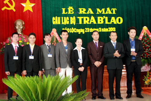 Ra mắt CLB Trà B’Lao