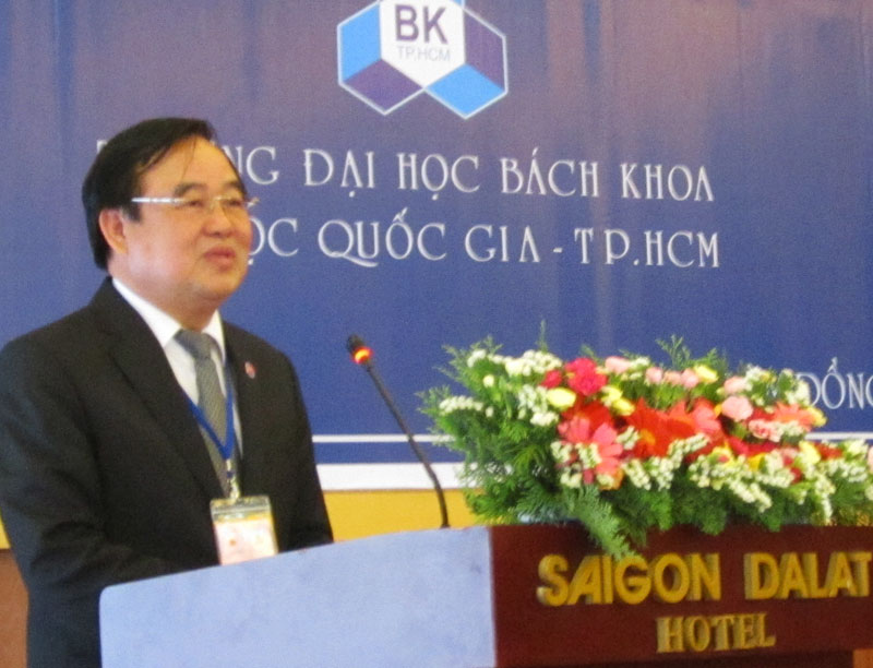 Thứ trưởng bộ GD&ĐT Trần Quang Quý phát biểu tại hội thảo