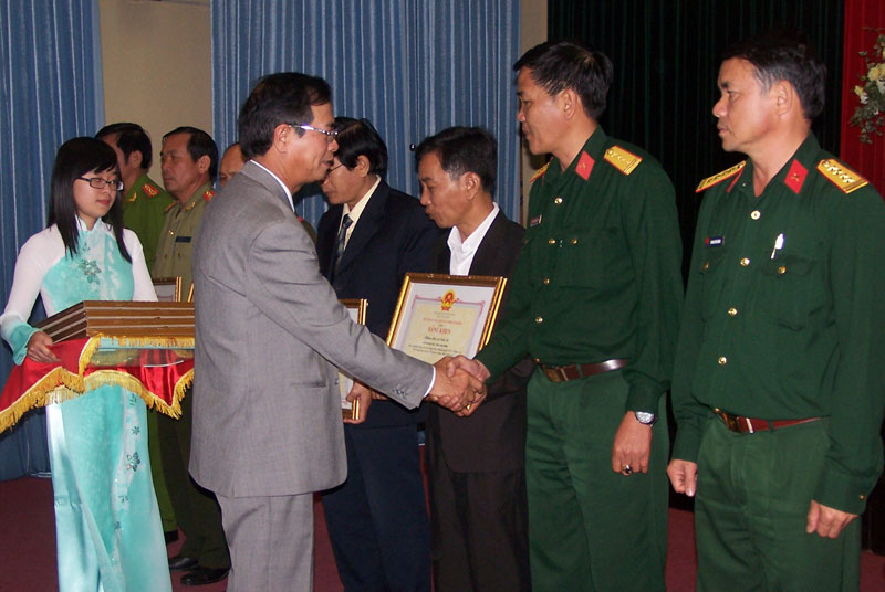 Tổng kết 10 năm thực hiện Nghị quyết Trung ương 8 (khoá IX)