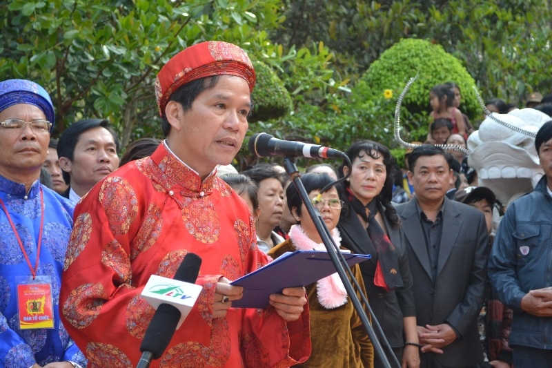 Đồng chí Chủ tịch UBND tỉnh, Chủ lễ dâng hương Giỗ tổ Hùng Vương đọc diễn văn tưởng nhớ công lao.